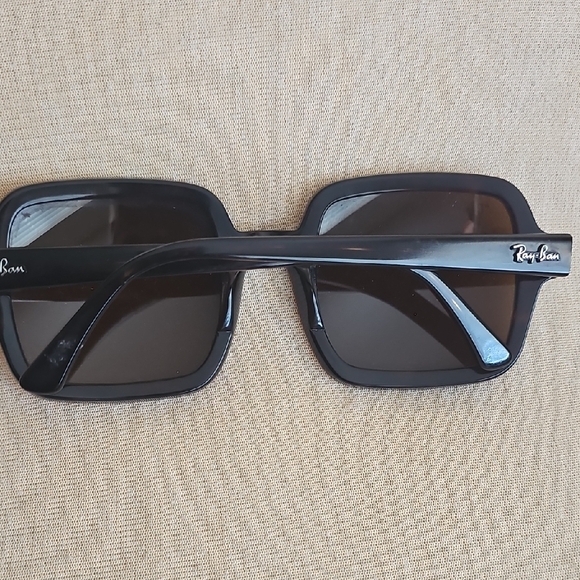 Ray-Ban Black Square Retro Sunglasses - Picture 2 of 5